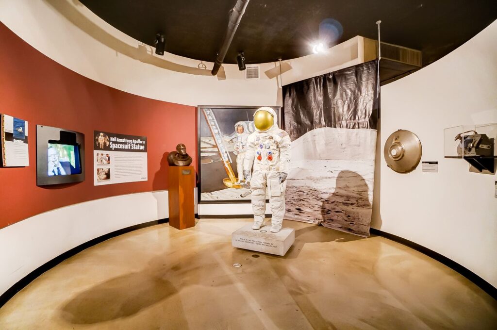 Armstrong 3